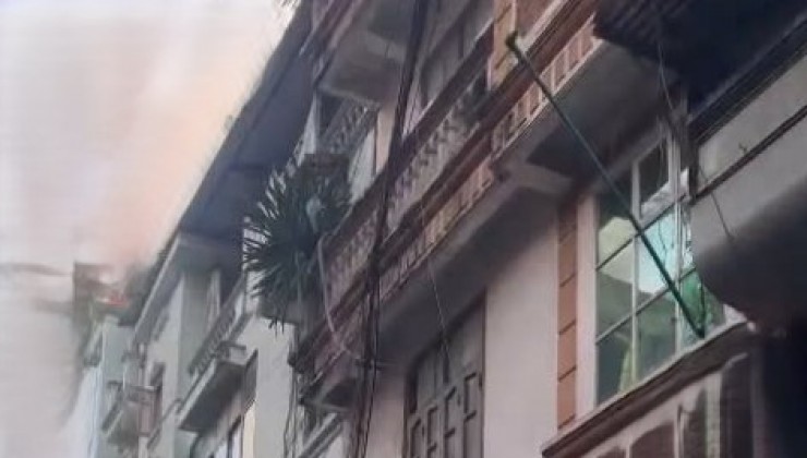 Cho thuê nhà Nguyễn Trãi , Thanh Xuân, 35m X 5 tầng, 4 ngủ + 4 WC 13 Triệu
